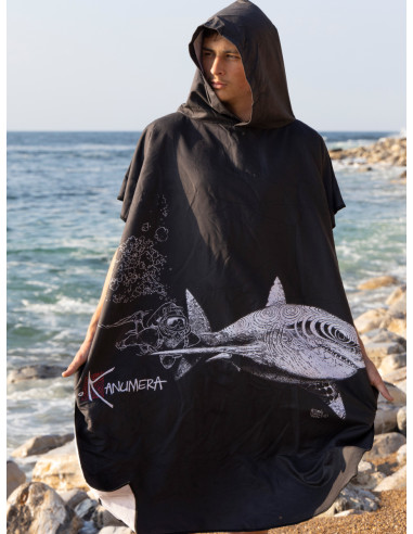 Poncho Microfibre Grand Modèle Le Requin blanc et le Plongeur